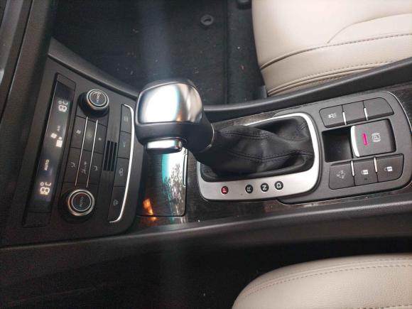 [上海·沪L] 二手荣威荣威e5502016款 尊享版