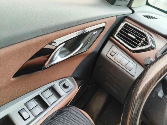 [无锡·苏B] 二手一汽森雅R72017款 1.6L 自动智能型