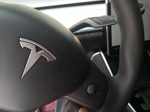 [上海·沪A] 二手特斯拉Model 32020款 标准续航后驱升级版