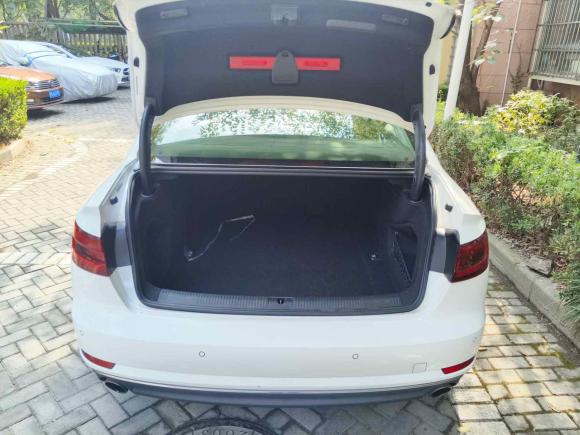 [上海·沪C] 二手奥迪奥迪A4L2018款 30周年年型 40 TFSI 进取型