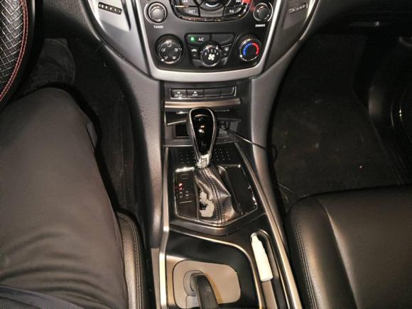 [上海·沪B] 二手江铃驭胜S3502013款 2.4T 自动两驱柴油豪华版5座