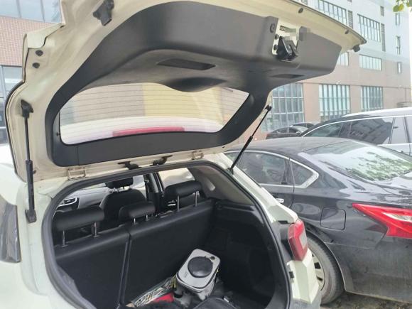 [广州·粤S] 二手中华中华V32016款 1.5T 自动旗舰型