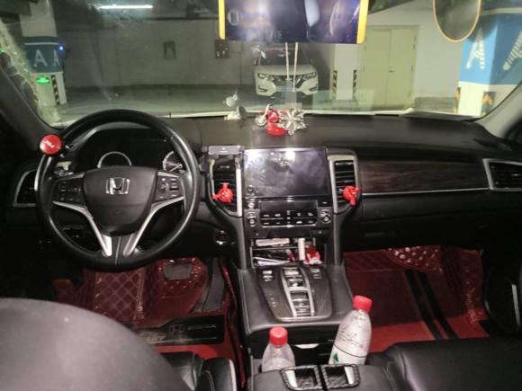 [上海·沪J] 二手本田本田UR-V2017款 370TURBO 两驱尊贵版 国V