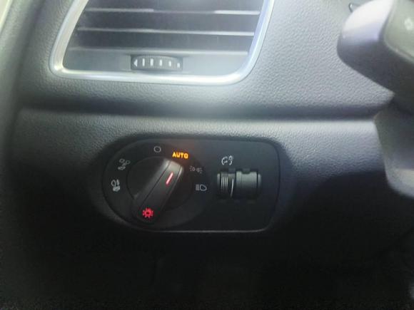 [深圳·粤T] 二手奥迪奥迪Q32018款 30周年年型 35 TFSI 时尚型