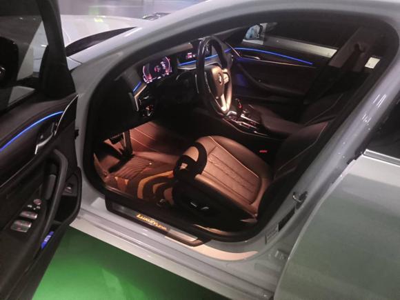 [济南·鲁A] 二手宝马宝马5系2021款 530Li 领先型 豪华套装