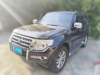 三菱帕杰罗2016款 3.0L 自动尊贵版 国IV