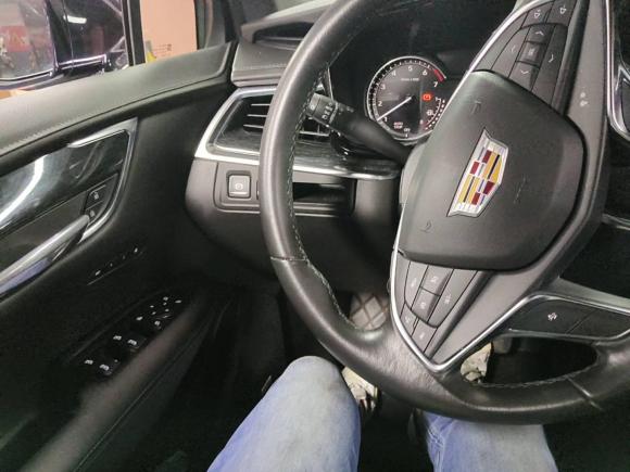 [上海·沪D] 二手凯迪拉克凯迪拉克XT52021款 2.0T 两驱豪华型