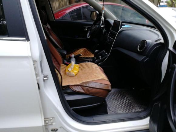 [南京·苏L] 二手奔腾奔腾X402017款 1.6L 自动尊享型