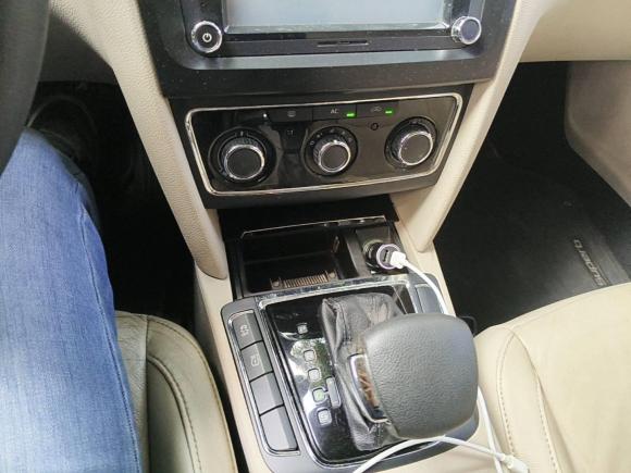 [杭州·浙A] 二手斯柯达昊锐2009款 1.8TSI 自动优雅版