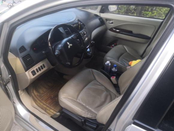 [佛山·粤E] 二手三菱格蓝迪2007款 2.4 七座豪华版