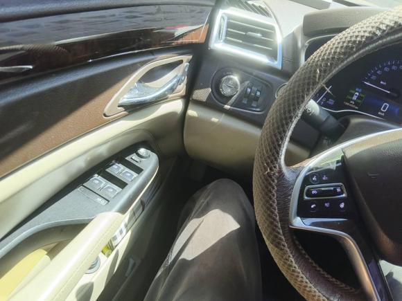 [义乌·浙G] 二手凯迪拉克凯迪拉克SRX2015款 3.0L 豪华型