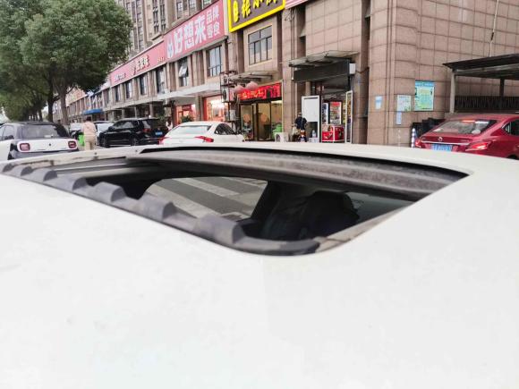 [南京·苏A] 二手标致标致5082012款 2.0L 自动天窗经典版