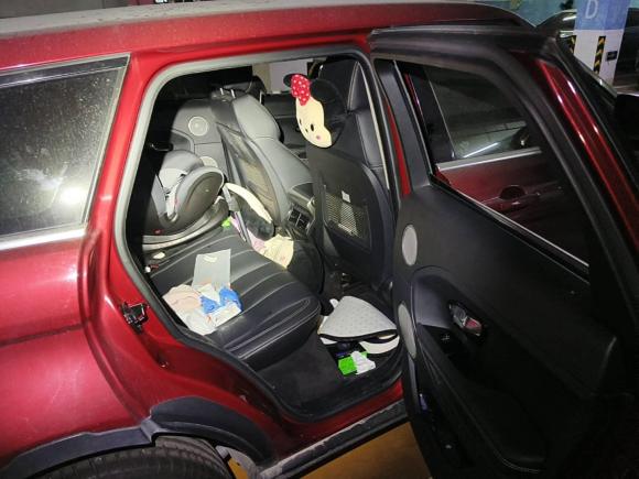 [上海·川A] 二手路虎揽胜极光2013款 2.0T 5门耀致版