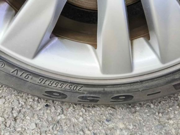 [成都·川J] 二手荣威荣威3602018款 PLUS 1.5L 自动尊享版