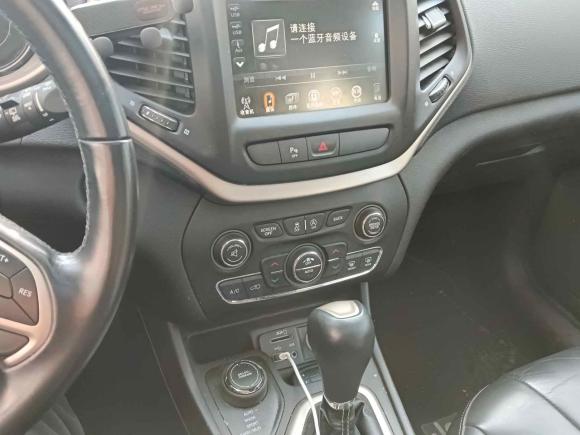 [苏州·苏E] 二手Jeep自由光2017款 2.4L 专业智能版