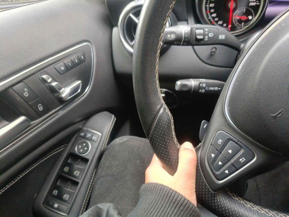 [上海·沪A] 二手奔驰奔驰GLA2017款 GLA 220 4MATIC 时尚型