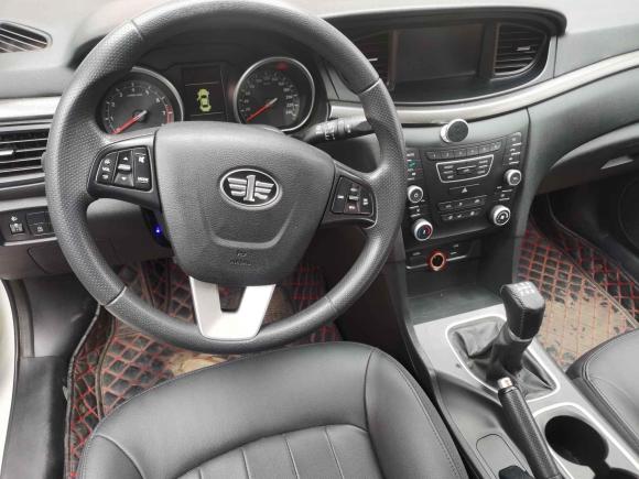 [南昌·赣A] 二手奔腾奔腾B502016款 1.6L 手动豪华型