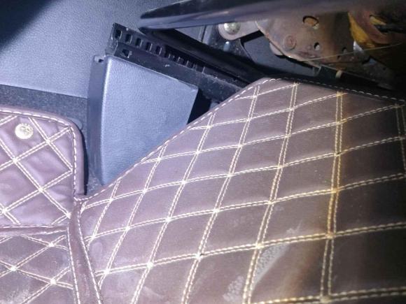 [西安·陕A] 二手奔腾奔腾X802015款 2.0L 自动舒适周年纪念型