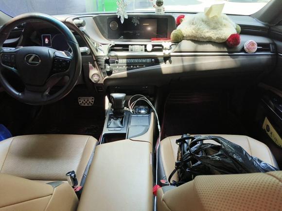 [南昌·赣M] 二手雷克萨斯雷克萨斯ES2018款 200 卓越版 国V