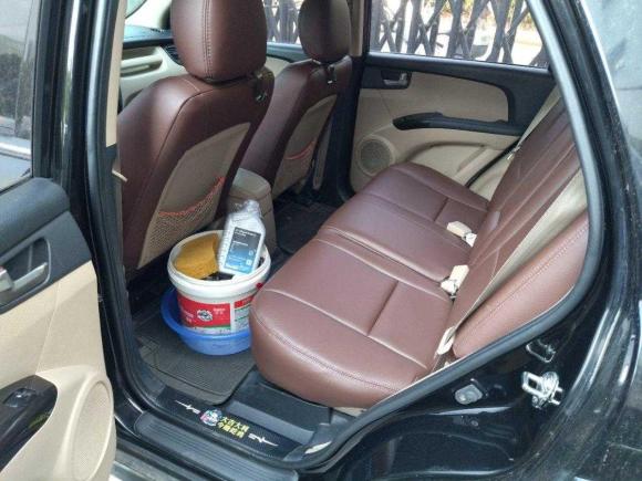 [南京·苏A] 二手起亚狮跑2013款 2.0L 手动两驱版GL