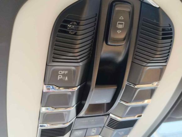 [深圳·粤B] 二手保时捷Cayenne2015款 Cayenne 3.0T