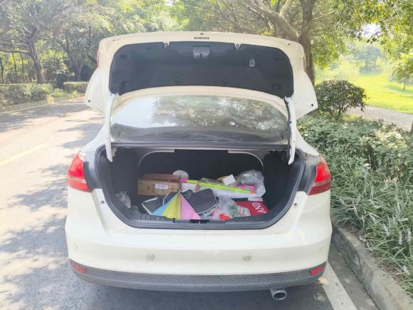 [成都·川A] 二手福特福克斯2017款 三厢 EcoBoost 180 自动精英型