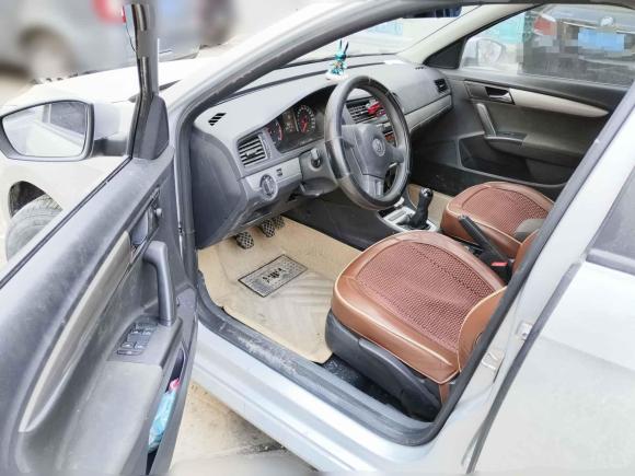 [济南·鲁A] 二手大众朗逸2013款 改款经典 1.6L 手动风尚版