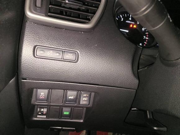 [广州·粤A] 二手日产奇骏2014款 2.5L CVT尊享版 4WD