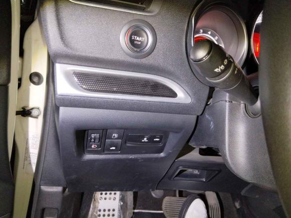 [上海·沪A] 二手雪铁龙雪铁龙C4L2014款 1.8L 智驱版 自动劲智型