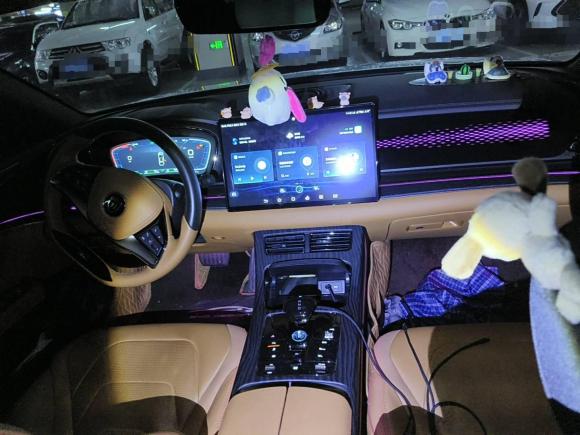 [深圳·粤B] 二手比亚迪汉2022款 DM-i 121KM 尊享型