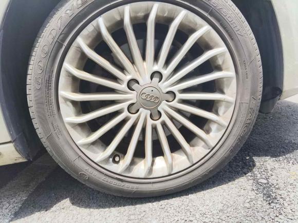 [深圳·粤S] 二手奥迪奥迪A4L2016款 35 TFSI 典藏版 自动标准型