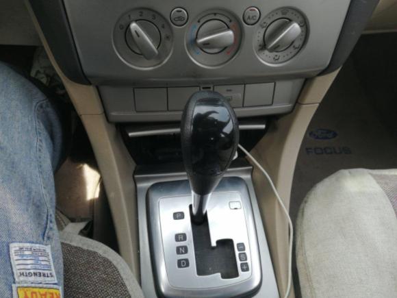 [上海·苏D] 二手福特福克斯2012款 三厢经典 1.8L 自动时尚型