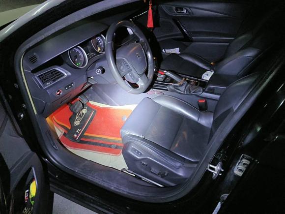 [常州·苏D] 二手标致标致5082011款 2.3L 自动旗舰版