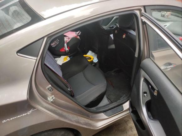 [上海·沪C] 二手现代朗动2012款 1.6L 手动领先型