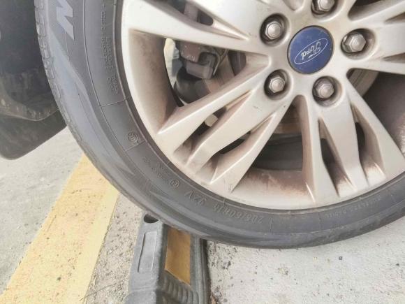 [无锡·苏B] 二手福特福克斯2012款 两厢 1.6L 自动舒适型