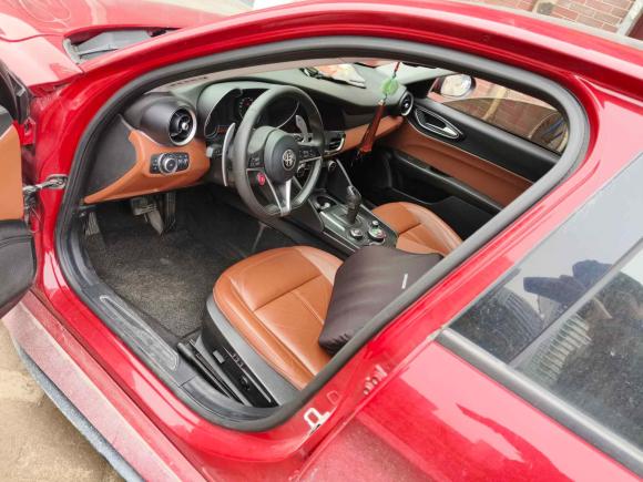 [宁波·浙B] 二手阿尔法·罗密欧Giulia朱丽叶2017款 2.0T 200HP 精英版