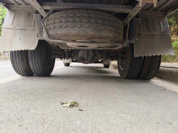 [嘉兴·浙F] 二手长安跨越跨越者D52021款 1.6L标准版双排栏板双后轮2850mm货箱DAM16KL