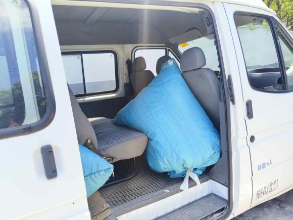 [上海·沪C] 二手福特经典全顺2013款 2.8T柴油冰白物流车长轴中顶JX493ZLQ4