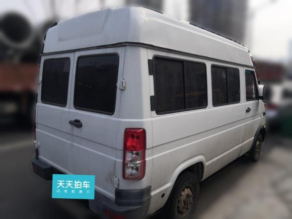 [济南·鲁F] 二手依维柯依维柯得意2012款 2.5T-A35物流1版中顶