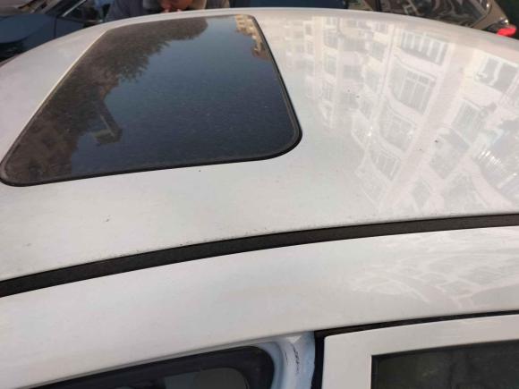 [青岛·鲁B] 二手荣威荣威3502015款 1.5L 自动豪华天窗版