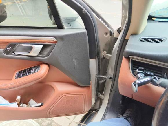 [上海·苏E] 二手众泰众泰SR92017款 2.0T 自动极致之光版