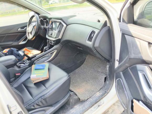 [广州·云J] 二手江铃驭胜S3502016款 2.0T 自动四驱汽油豪华版5座