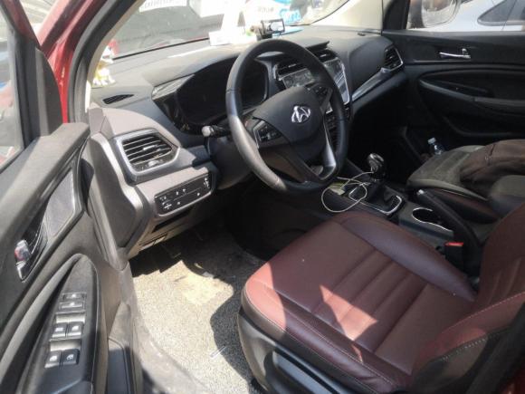 [广州·渝D] 二手长安欧尚长安欧尚A8002017款 1.5T 手动豪享型