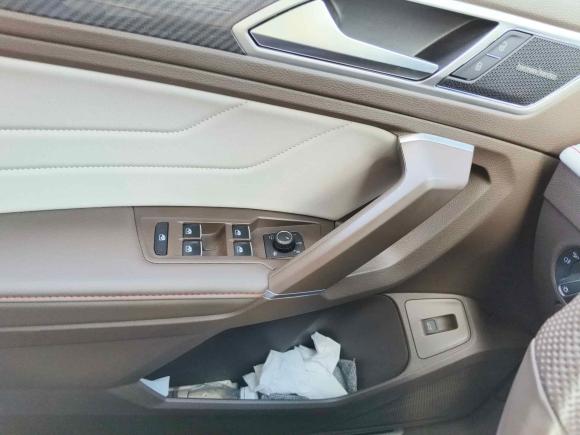 [上海·沪F] 二手大众途观L2023款 330TSI 自动两驱R-Line旗舰版