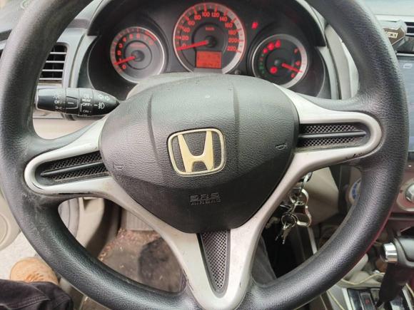 [青岛·鲁U] 二手本田锋范经典2008款 1.5L 自动精英版