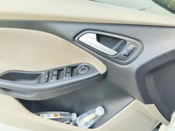 [上海·湘K] 二手福特福克斯2015款 三厢 1.6L 手动舒适型
