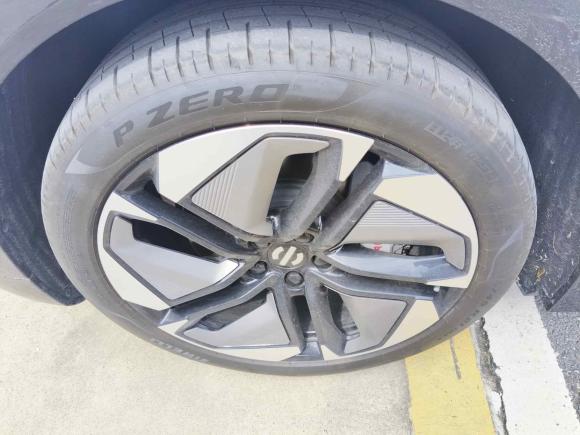 [上海·沪A] 二手高合汽车高合HiPhi Y2023款 560km 精英版