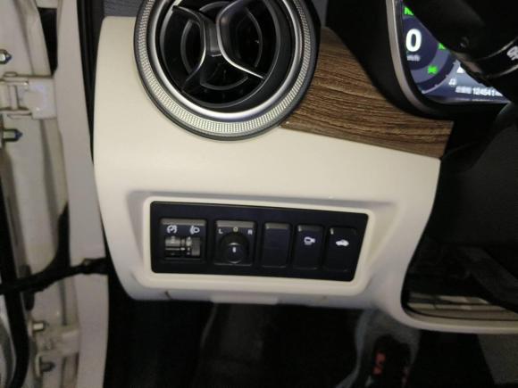 [武汉·京A] 二手北京汽车北京EU52018款 R500 智风版