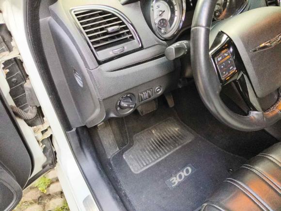 [深圳·粤B] 二手克莱斯勒克莱斯勒300C2013款 3.6L S锋尚版