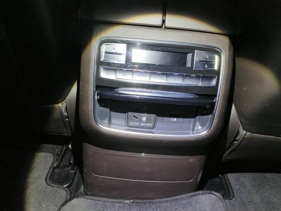 [上海·川R] 二手荣威荣威RX82019款 30T 智联网两驱超群旗舰版